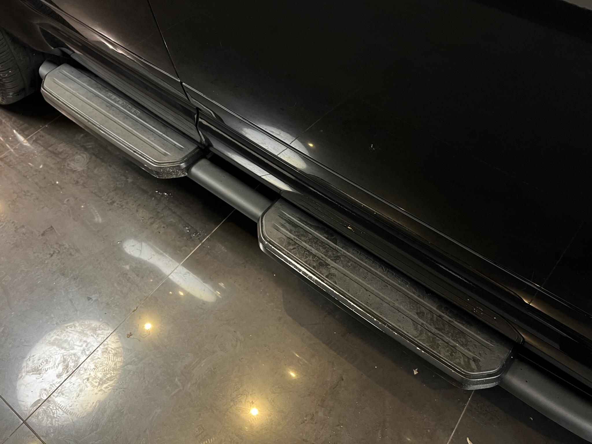 Land Rover Defender 110